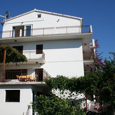 ילסה Apartmani Mladina מראה חיצוני תמונה